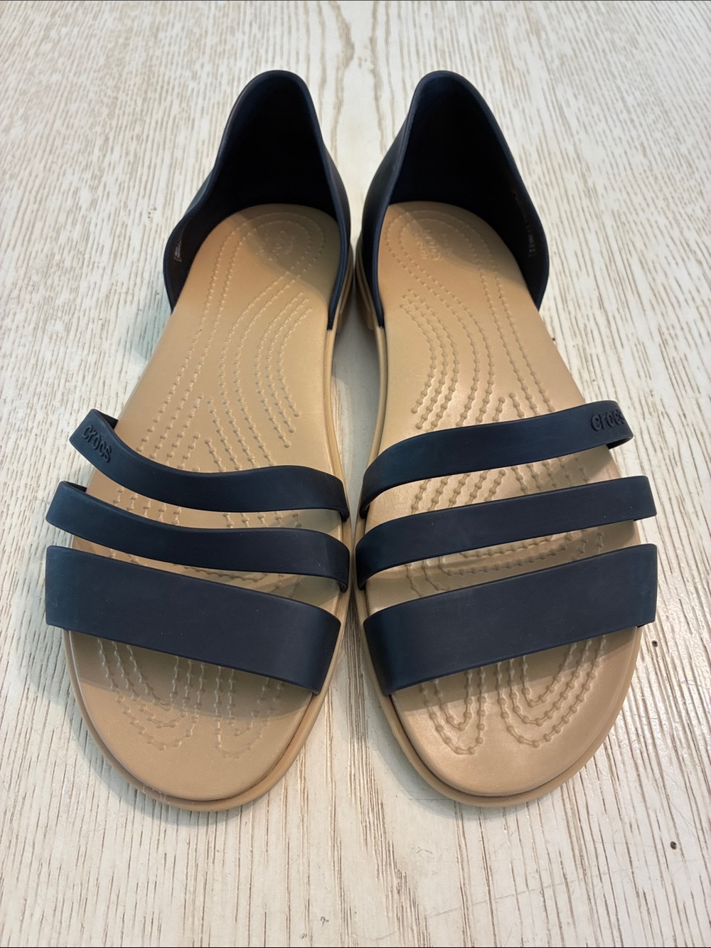Womenâs Crocs Tulum Open Flats Sandal Shoes (Black/Tan) - Picture 2 of 14